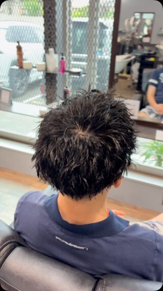 どーも！！
塩飽です！！

7月始まったばかりですが
日々灼熱ですね🥵

最近僕のお客様は皆
スタイルチェンジをよくします😎

ただのショートスタイルも良いですけど
ショートにしてパーマのスタイルも
いつもと違うのですごくオススメです✨✨

今はパーマも種類が色々あるので
違う自分になりたい方
是非スパーブでお待ちしております！！💈

#福山フェード#福山スキンフェード#広島グルメ#スキンフェード#フェードカット#フェード#フェードスタイル#理容師求人#メンズカット#メンズショート#メンズベリーショート#メンズヘア#メンズスタイル#メンズパーマ#サーフカール#極道パーマ#ラルフカール#スペインカール#ツイスパ#ツイストスパイラルパーマ#ツイストパーマ#スパイラルパーマ#波巻きパーマ#尾道#尾道カフェ#尾道観光#福山ニュートラル#barber#fadecut