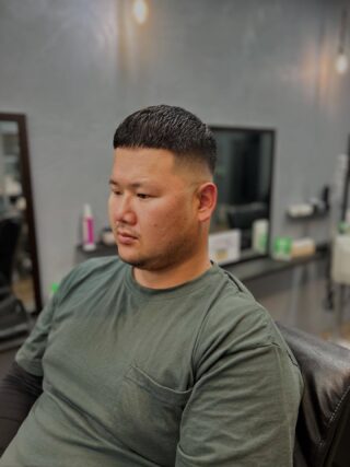 こんにちは！長岡です！
今の時期すごく暑いですよね！！
そんな時にはバッサリと髪の毛を切ってみてはいかがでしょうか？

#福山フェード#福山スキンフェード#広島グルメ#スキンフェード#フェードカット#フェード#フェードスタイル#理容師求人#メンズカット#メンズショート#メンズベリーショート#メンズヘア#メンズスタイル#メンズパーマ#サーフカール#極道パーマ#ラルフカール#スペインカール#ツイスパ#ツイストスパイラルパーマ#ツイストパーマ#スパイラルパーマ#波巻きパーマ#尾道#尾道カフェ#尾道観光#福山ニュートラル#barber#fadecut