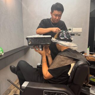 こんにちは中込です！

先日店長の塩飽さんが宮さんにパーマを当ててもらってました✨️

どんな感じになったかは来てからのお楽しみとゆーことで
お盆休み前じゃんじゃん予約入れちゃってください！！
お待ちしております🙇‍♀️

#福山フェード#福山スキンフェード#広島#福山#フェードカット#フェード#フェードスタイル#理容師求人#メンズカット#メンズショート#メンズベリーショート#メンズヘア#メンズスタイル#メンズパーマ#ツーブロック#メンズマッシュ#スパイキーヘア#ボックスショート#ツイスパ#ツイストスパイラルパーマ#ツイストパーマ#スパイラルパーマ#尾道#尾道カフェ#尾道観光#福山ニュートラル#barber#fadecut