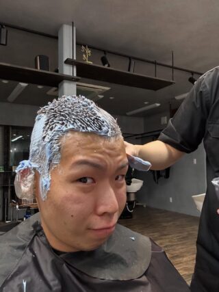 こんにちは！！長岡です！！
最近自分は坊主になっちゃいました！
そこから、スタッフの皆さんで、金髪にしてもらってます、
めちゃくちゃ痛いですが、頑張ります！

#福山フェード#福山スキンフェード#広島グルメ#スキンフェード#フェードカット#フェード#フェードスタイル#理容師求人#メンズカット#メンズショート#メンズベリーショート#メンズヘア#メンズスタイル#メンズパーマ#サーフカール#極道パーマ#ラルフカール#スペインカール#ツイスパ#ツイストスパイラルパーマ#ツイストパーマ#スパイラルパーマ#波巻きパーマ#尾道#尾道カフェ#尾道観光#福山ニュートラル#barber#fadecut