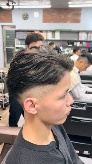 #福山スキンフェード#広島グルメ#スキンフェード#フェードカット#フェード#フェードスタイル#福山メッシュ#メンズカット#メンズショート#メンズベリーショート#メンズヘア#メンズスタイル#メンズパーマ#サーフカール#極道パーマ#ラルフカール#スペインカール#ツイスパ#ツイストスパイラルパーマ#ツイストパーマ#スパイラルパーマ#波巻きパーマ#福山ホワイトメッシュ#ホワイトメッシュ#メッシュ#barber#fadecut