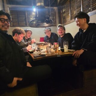 こんばんは！宮川です！⁡
⁡今日の夜は新年会＆大成さんの歓迎会！⁡
⁡楽しんでます！⁡
⁡⁡
⁡⁡#福山フェード#福山スキンフェード#広島グルメ#スキンフェード#フェードカットフェードフェードスタイル理容師求人メンズカットメンズショートメンズベリーショートメンズヘアメンズスタイルメンズパーマサーフカール極道パーマラルフカールスペインカールツイスパツイストスパイラルパーマツイストパーマスパイラルパーマ波巻きパーマ尾道尾道カフェ尾道観光福山ニュートラルbarbe