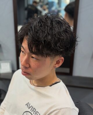 こんちゃ！生方ですっ！✌️✨
気づいたら2月ももう後半になり、卒業シーズンですねぇ
卒業生のパーマ、カラー増えると思いますので、3月初めはできるだけ早めのご予約をオススメしています！
⁡おねしゃす！

Superb - スパーブ
広島県福山市御幸町森脇443-11
084-999-0538

#福山理容室 #広島理容室 #福山理容院 #広島理容院 #広島床屋 福山床屋 福山カット 福山ヘアサロン 福山ヘア 福山メンズヘア 福山メンズカット 広島バーバー 福山バーバー 広島フェード 福山フェード 福山フェードカット 福山スキンフェード superb menshairbarbershop 
アシスタント募集 理容師求人 理容求人 理容師求人福山 福山理容師求人