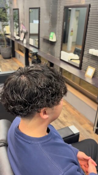 メンズ/バーバー/眉毛/眉毛サロン/ニュアンスパーマ/ヘッドスパ/ブリーチ/メンズカット/メンズサロン/シェービング/フェード/スキンフェード/ツイストスパイラル/カット/ツイストパーマ/メッシュ/スパイキーショート/バレイヤージュ/理容室/美容室/　<理容室>