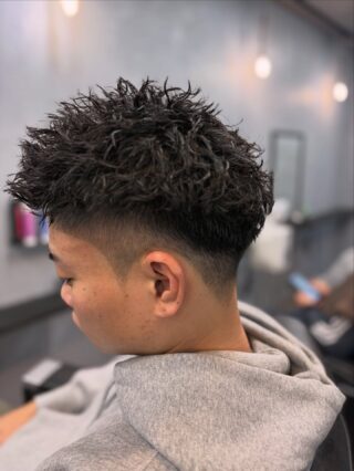 #広島グルメ#スキンフ#福山スキンフェードェード#フェードカット#フェードフェードスタイル福山メッシュメンズカットメンズショートメンズベリーショートメンズヘアメンズスタイルメンズパーマサーフカール極道パーマラルフカールスペインカールツイスパツイストスパイラルパーマツイストパーマスパイラルパーマ波巻きパーマ福山ホワイトメッシュホワイトメッシュメッシュbarberfa