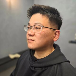 暑くなりだし春を感じるこの頃、短髪はいかが？⁡
⁡⁡
⁡#福山フェード#福山スキンフェード#広島グルメ#スキンフェード#フェードカットフェードフェードスタイル理容師求人メンズカットメンズショートメンズベリーショートメンズヘアメンズスタイルメンズパーマサーフカール極道パーマラルフカールスペインカールツイスパツイストスパイラルパーマツイストパーマスパイラルパーマ波巻きパーマ尾道尾道カフェ尾道観光福山ニュートラルbarbe