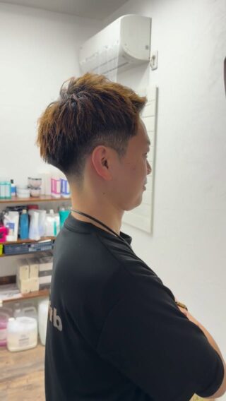 こんにちは中込です！
⁡
先日こうへいくんの髪の毛を切らせていただきました！
⁡
若くかっこよくスパーブらしく切りました！
⁡
みなさんも春になったんでバッッサリ行きましょう！
⁡
⁡
⁡
⁡
#福山フェード#福山スキンフェード#広島#福山#フェードカットフェードフェードスタイル理容師求人メンズカットメンズショートメンズベリーショートメンズヘアメンズスタイルメンズパーマツーブロックメンズマッシュスパイキーヘアボックスショートツイスパツイストスパイラルパーマツイストパーマスパイラルパーマ尾道尾道カフェ尾道観光福山ニュートラルbarberf