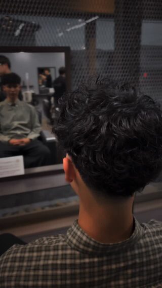 かっこよくなりたい方、スパーブにお任せ下さい🫡
⁡
⁡
 #福山バーバー #福山メンズパーマ #福山フェード #テーパーフェード #スペインカール