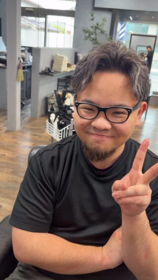 こんちゃ！スタッフメンテマイスター生方ですっ！✌️✨
宮川くん待望の2ブロックの高さを下げることに成功いたしました！
地道な道にはなりますが、切ってスッキリしながらも下げてくことは可能です！お任せ下さいっ！

セットは【家で自分ではできない感じ】って言われたら、結構頑張るので良かったらこのセリフ使ってくだい(^^)
⁡
Superb - スパーブ
広島県福山市御幸町森脇443-11
084-999-0538

#福山理容室 #広島理容室 #福山理容院 #理容師求人福山 #福山理容師求人